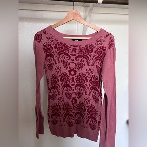 Mauve sweater size Medium
